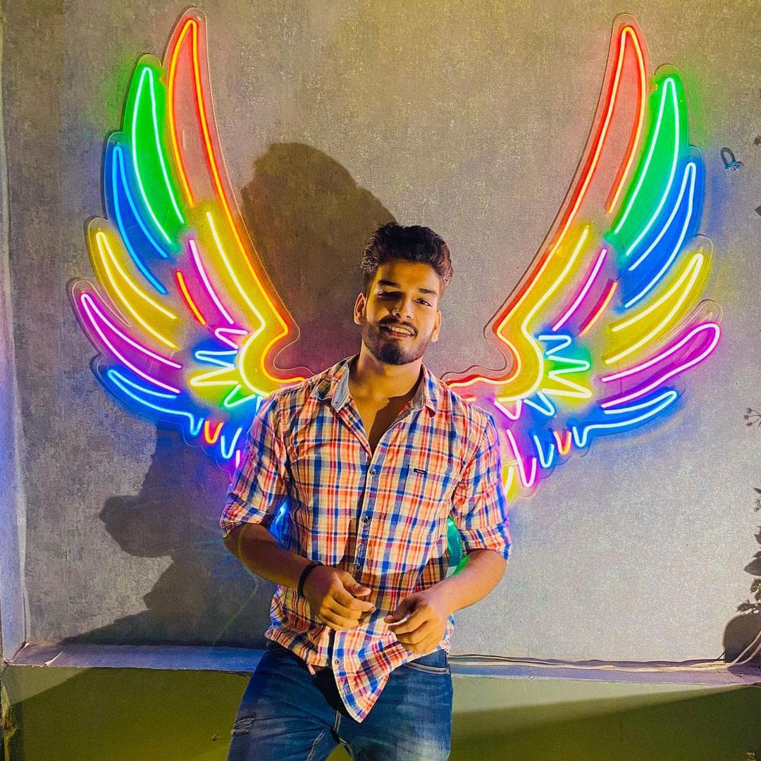 Colourful Wings Néon Personnalisé | Enseigne LED Au Maroc – MyNeonClub