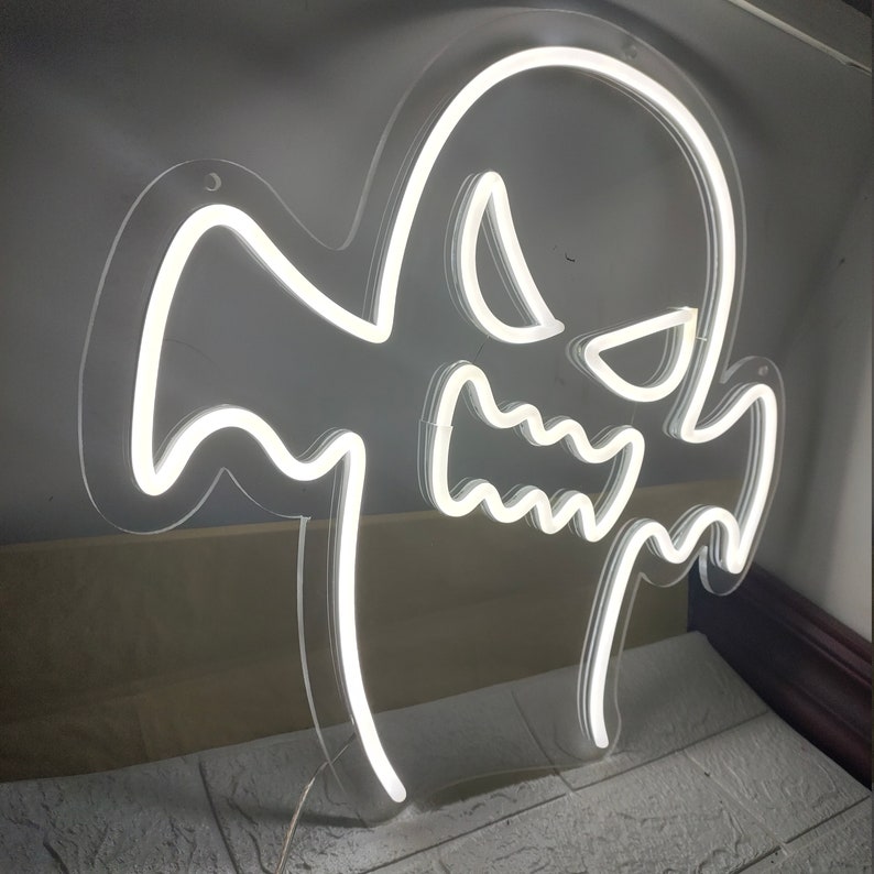 Ghost Neon Néon Personnalisé | Enseigne LED Au Maroc – MyNeonClub