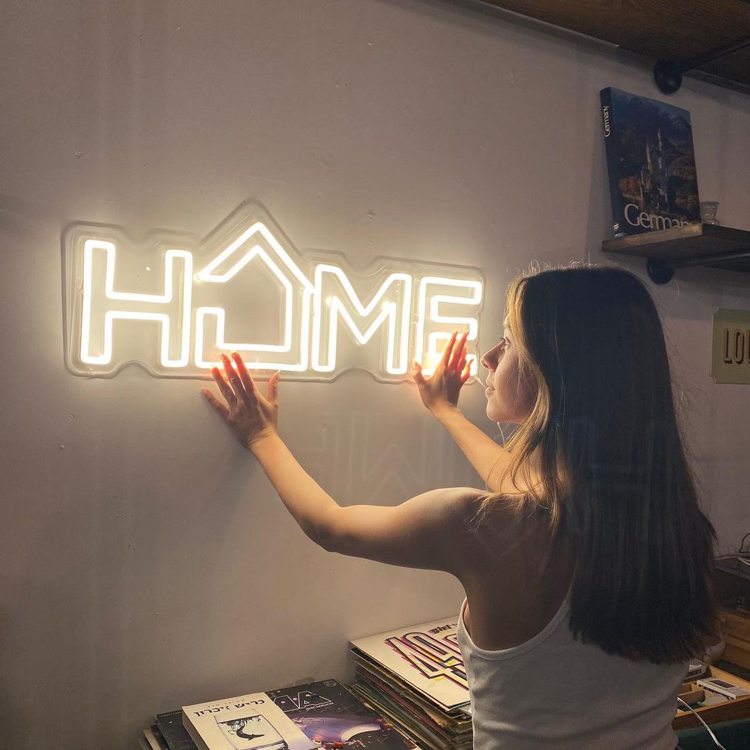 Home Néon Personnalisé | Enseigne LED Au Maroc – MyNeonClub