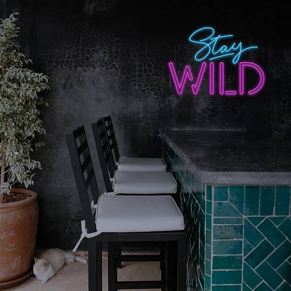 Stay Wild Néon Personnalisé | Enseigne LED Au Maroc – MyNeonClub