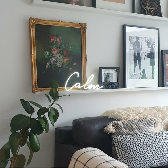 CALM Néon Personnalisé | Enseigne LED Au Maroc – MyNeonClub